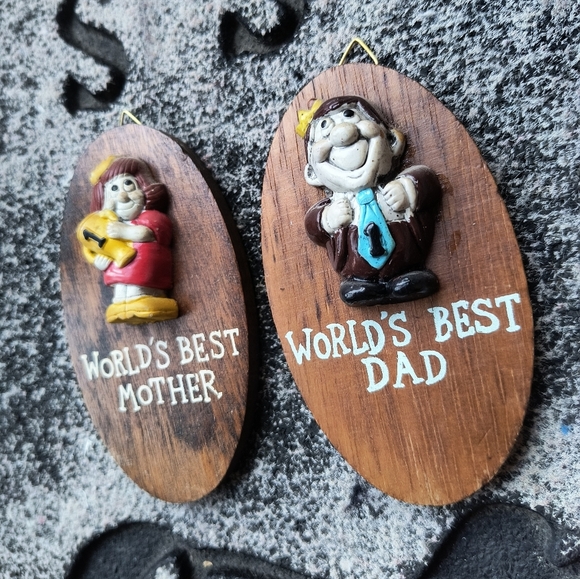 Vintage World’s Best Mother And Best Father Small Wooden Plaque Set Of 2 - Picture 4 of 6